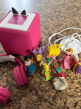 Pink Portable Bluetooth Speaker with Headphones - Compact Wireless Audio